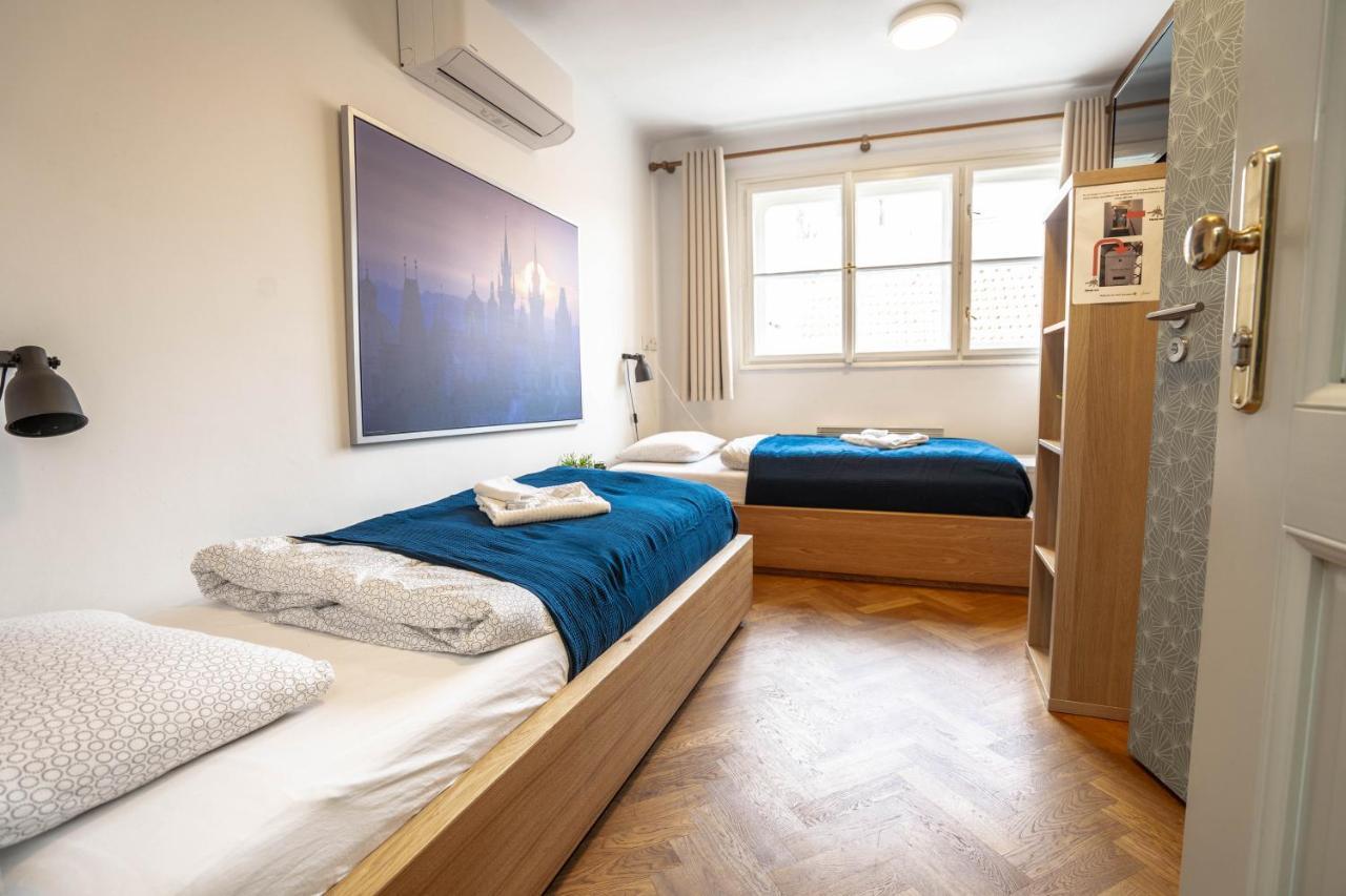 Apartahotel Old Town Square Suites